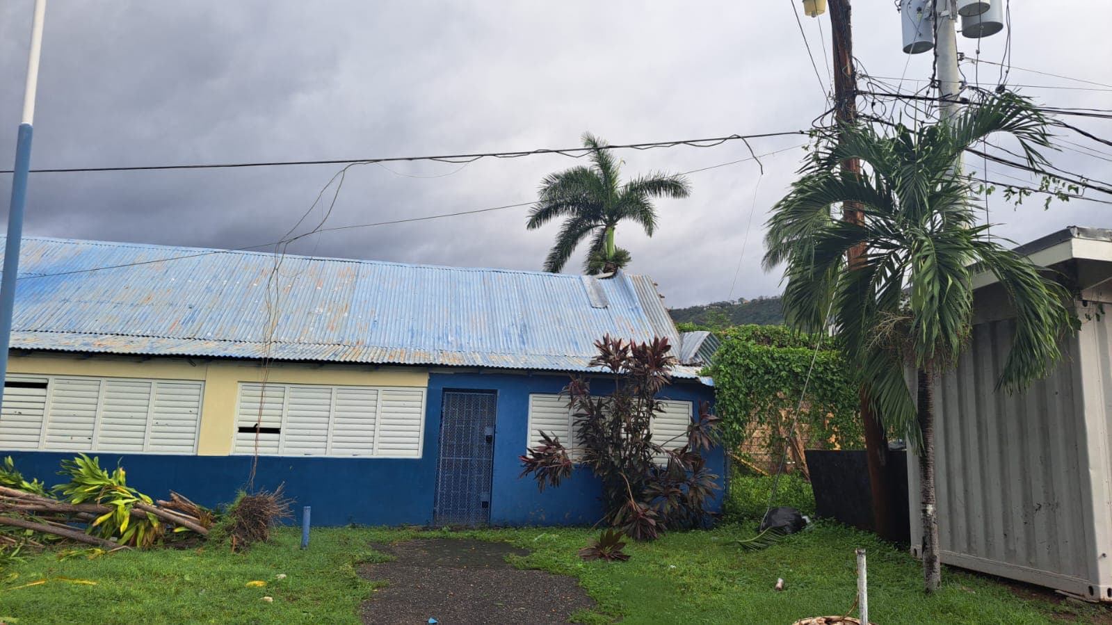 Roof damage on the first form block